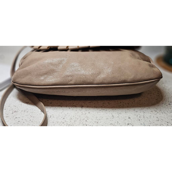 Charming Red(V) leather 2 way wear cross-body with a stylish fringe bow detail - Picture 3 of 12